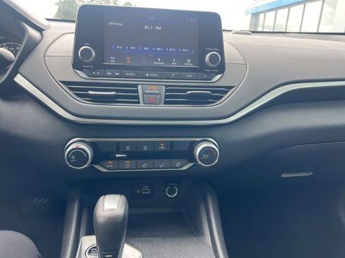 Used 2024 Nissan Altima 2.5 S image 23