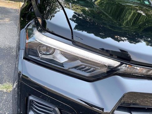 Used 2026 Chevrolet Colorado Z71 w/ Technology Package AWD/4WD image 27