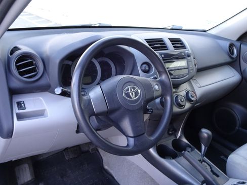 Used 2011 Toyota RAV4 4WD image 9