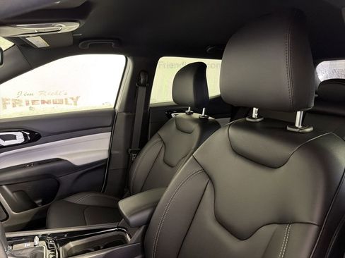 New 2025 Jeep Compass Limited AWD/4WD image 13