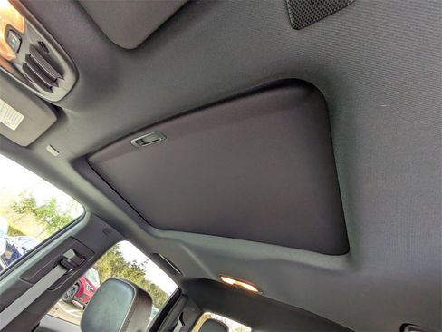 Used 2024 GMC Canyon Denali image 19