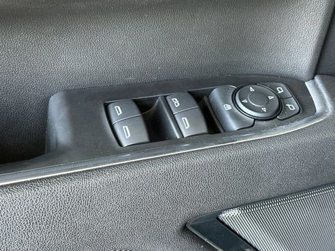 Used 2025 Chevrolet Silverado 1500 LT Trail Boss w/ LPO, Dark Essentials Package AWD/4WD image 12