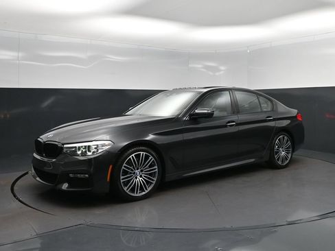 Used 2018 BMW 540i w/ M Sport Package RWD image 3