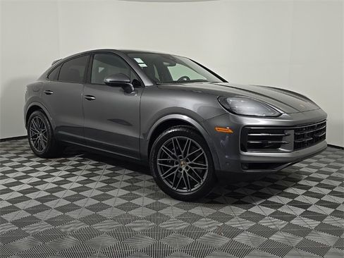 Certified 2025 Porsche Cayenne Coupe image 9