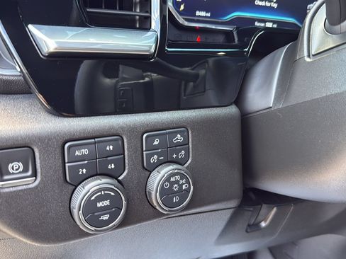 Used 2025 Chevrolet Silverado 1500 RST AWD/4WD image 17