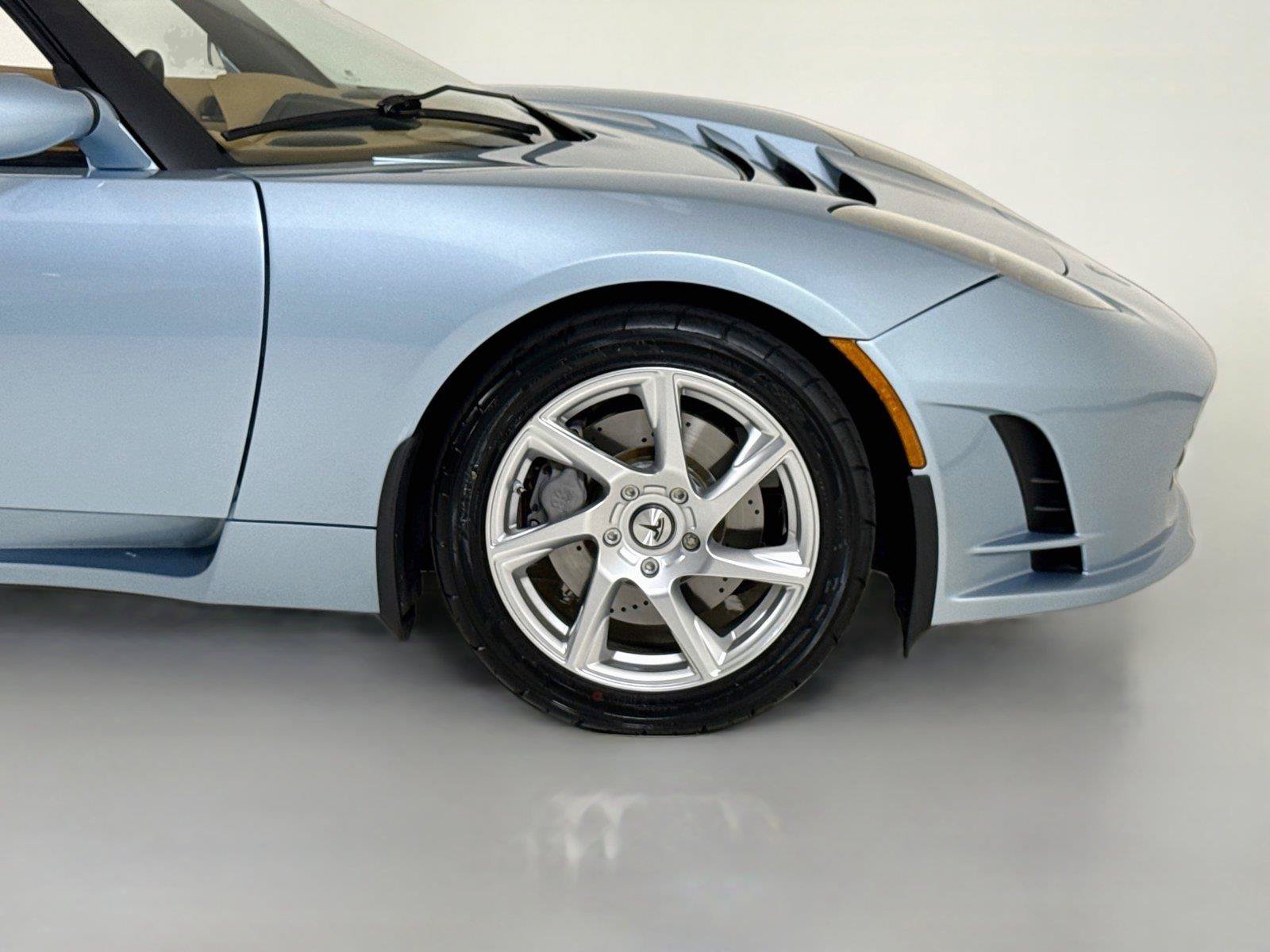 Used 2011 Tesla Roadster Sport RWD image 31