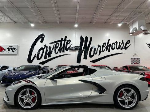 Used 2021 Chevrolet Corvette Stingray Preferred Cpe w/ Z51 Performance Package RWD image 2