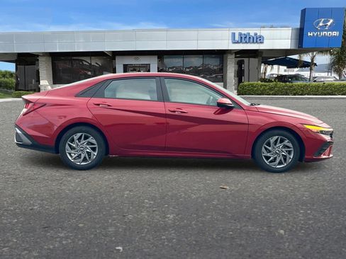 Certified 2024 Hyundai Elantra SEL image 8