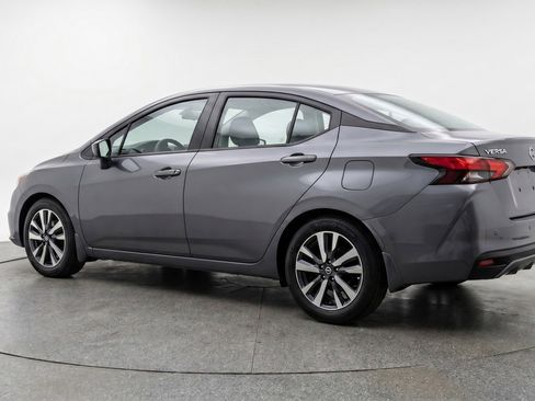 Used 2025 Nissan Versa SV image 6