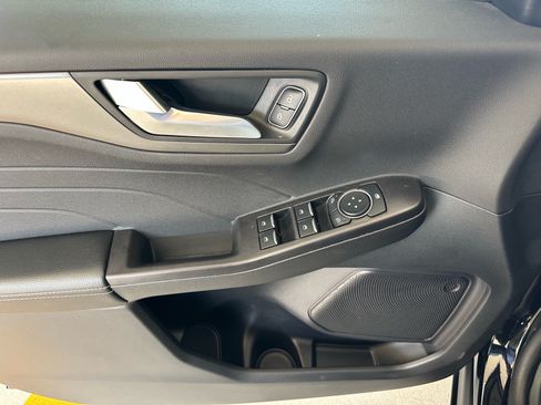 Certified 2026 Ford Escape SE FWD image 13