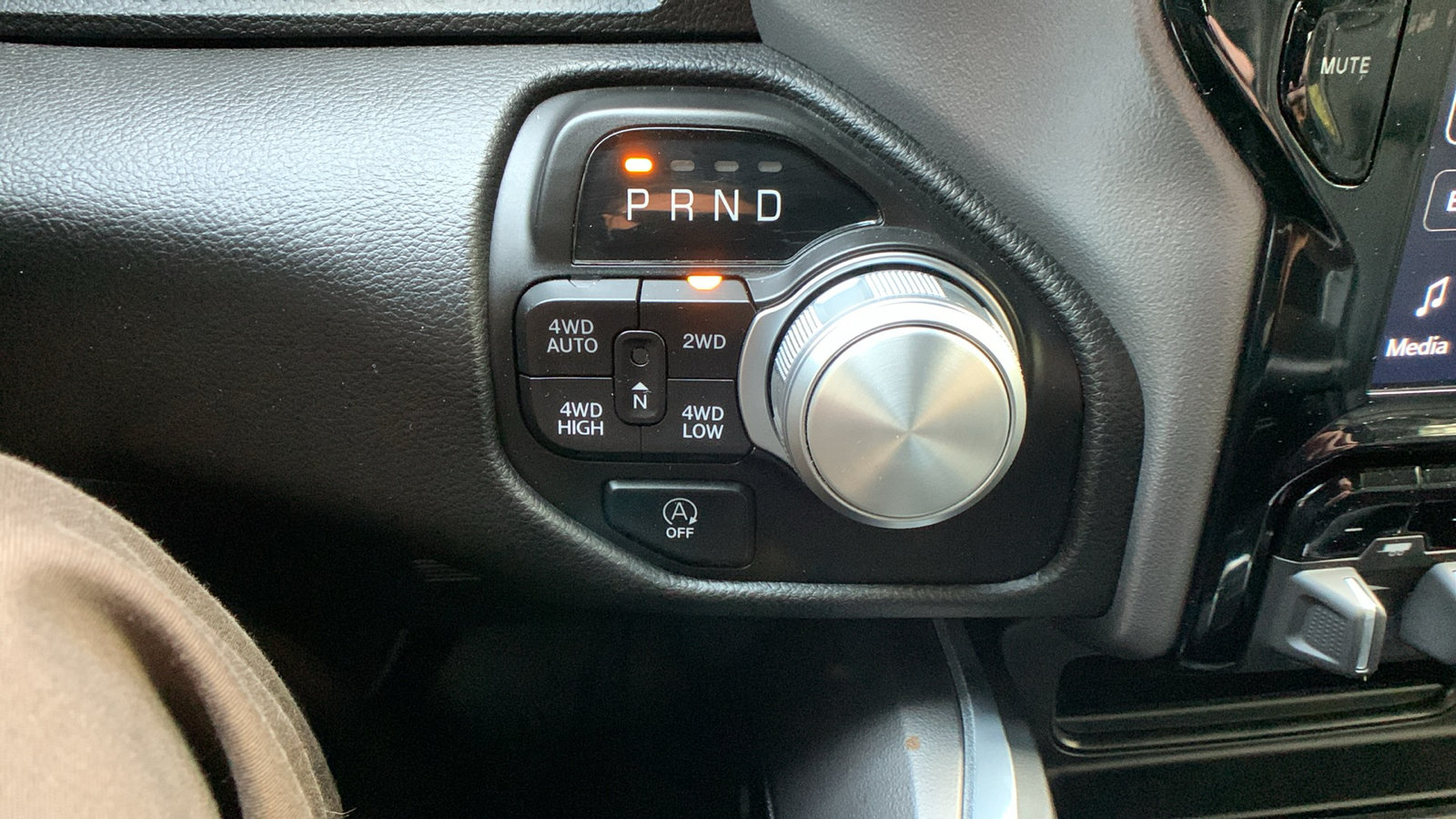 Used 2023 RAM 1500 Laramie AWD/4WD image 21