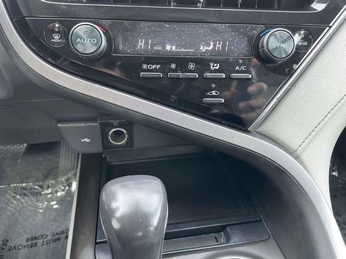 Used 2023 Toyota Camry SE image 39