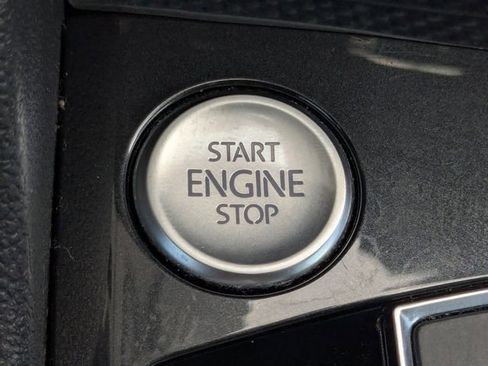 Used 2021 Volkswagen Tiguan SE R-Line image 35