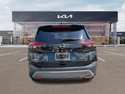 Used 2022 Nissan Rogue SV FWD image 5