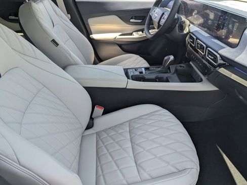 New 2026 Nissan Sentra SL FWD image 29