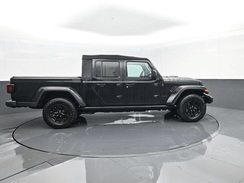 Used 2022 Jeep Gladiator Sport AWD/4WD image 4
