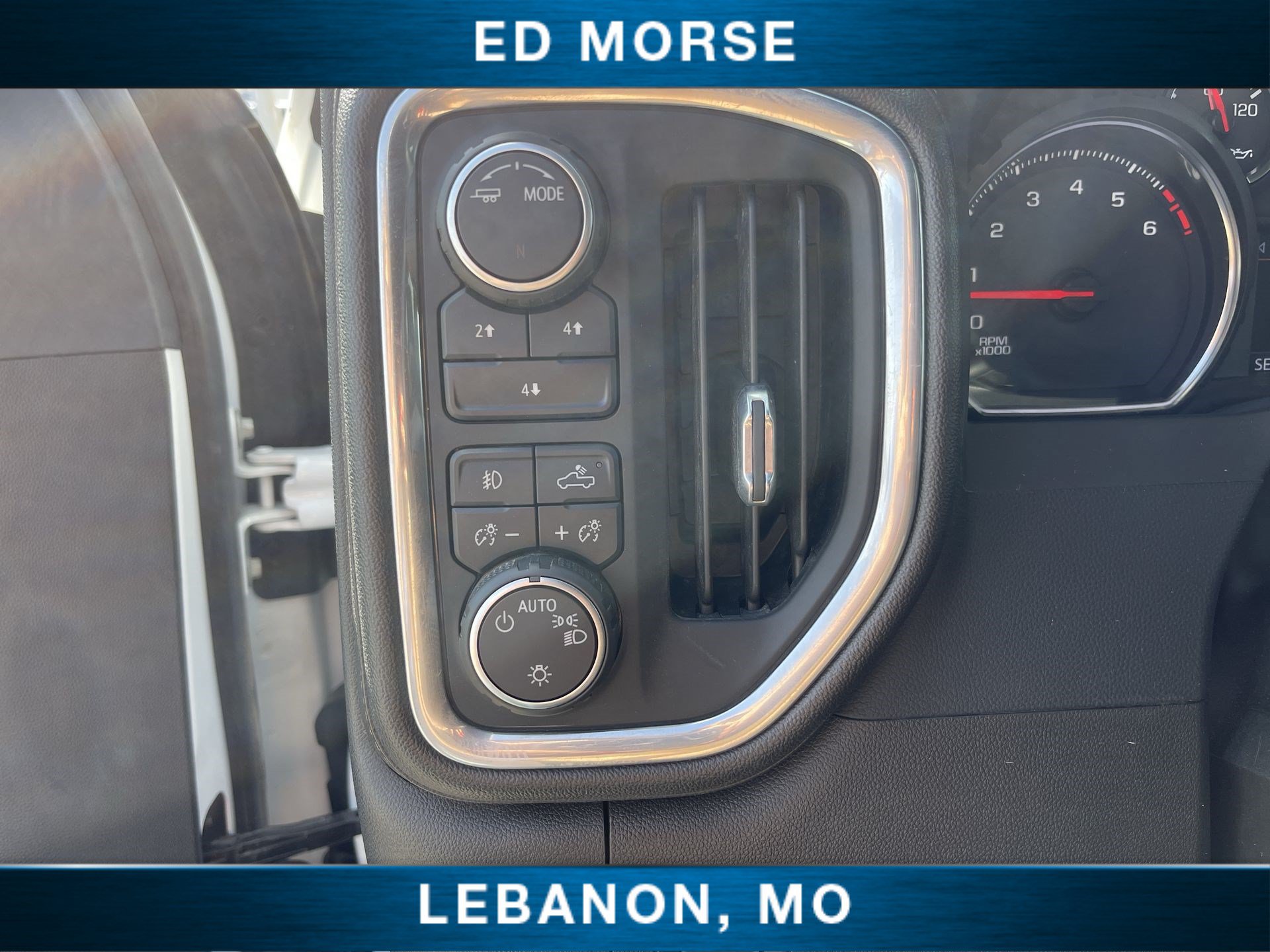 Used 2023 Chevrolet Silverado 2500 LT w/ Convenience Package AWD/4WD image 17