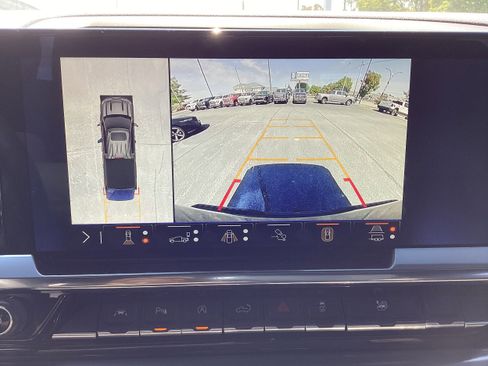 Used 2024 Chevrolet Silverado 1500 High Country image 22