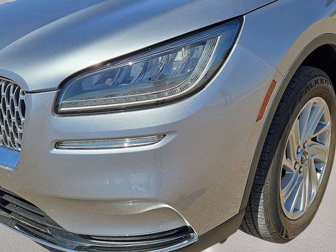 Used 2022 Lincoln Corsair FWD image 9