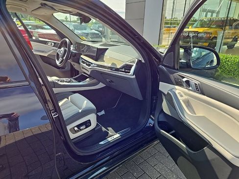 Used 2024 BMW X7 M60i w/ Executive Package AWD/4WD image 19