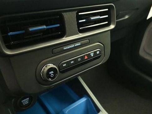 New 2026 Ford Maverick XLT w/ XLT Luxury Package FWD image 17