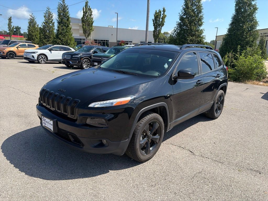 Used 2018 Jeep Cherokee Latitude w/ Altitude Package AWD/4WD image 2