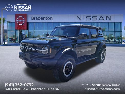 Used 2023 Ford Bronco Outer Banks w/ Sasquatch Package image 1