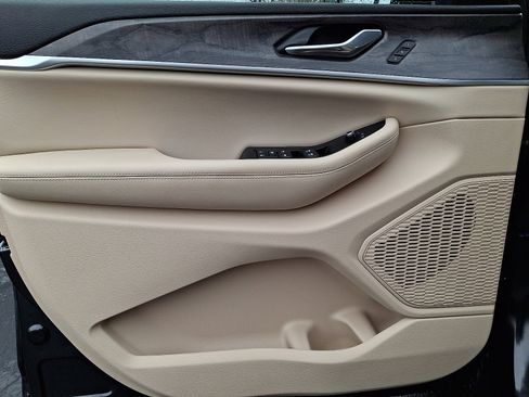 Certified 2025 Jeep Grand Cherokee Limited image 12