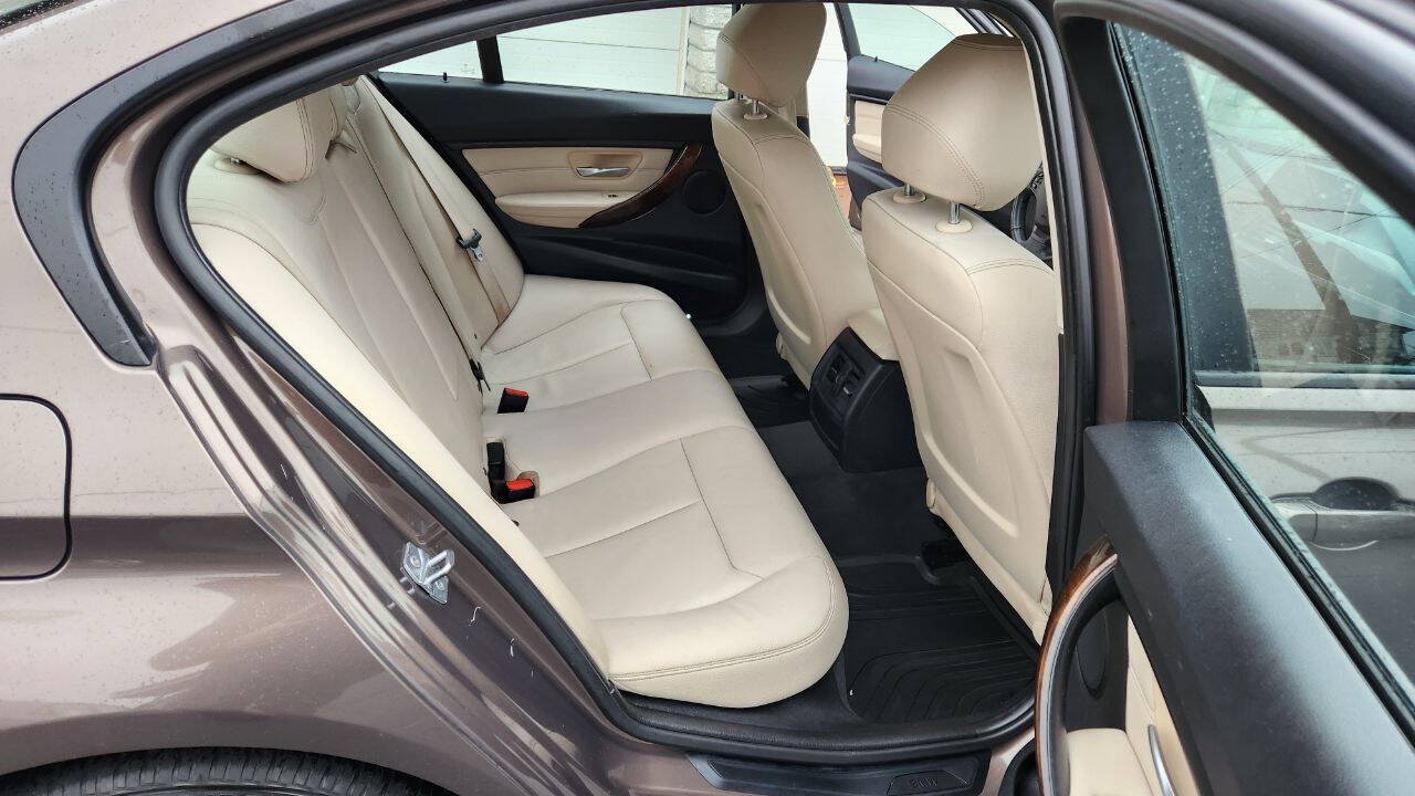 Used 2015 BMW 320i xDrive Sedan AWD/4WD image 16