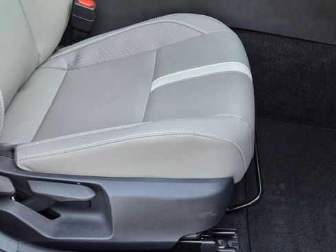 Used 2025 Toyota Camry SE image 27