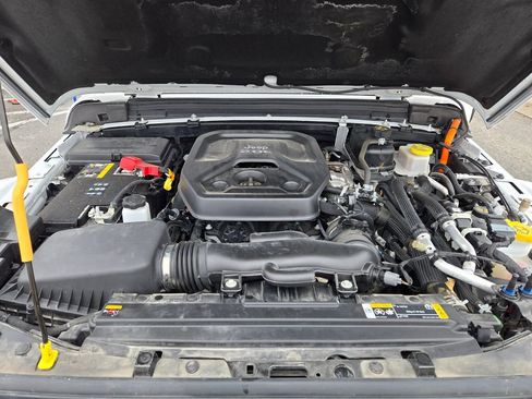 Used 2023 Jeep Wrangler Unlimited Rubicon 4xe image 33