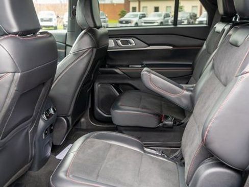 Used 2025 Ford Explorer ST AWD/4WD image 11