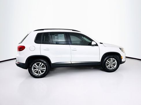 Used 2016 Volkswagen Tiguan S image 10