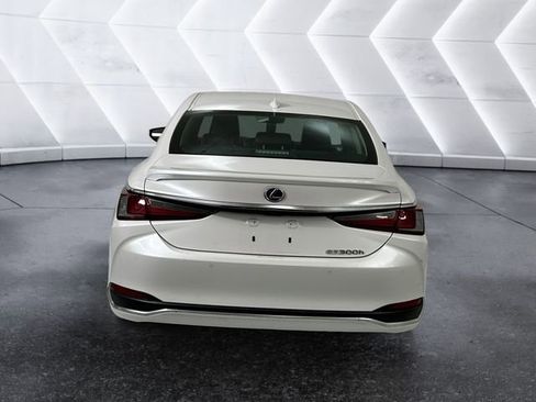 Used 2020 Lexus ES 300h w/ Premium Package image 5