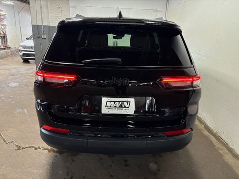 Used 2025 Jeep Grand Cherokee L Limited w/ Luxury Tech Group II AWD/4WD image 8