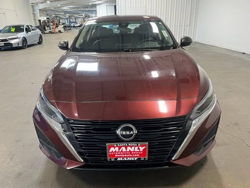 Used 2024 Nissan Altima 2.5 SV FWD image 8