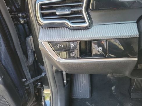 Used 2023 Kia Sportage LX AWD/4WD image 21