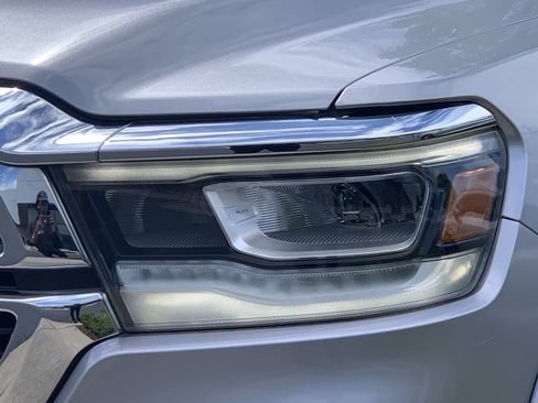 Used 2020 RAM 1500 Laramie AWD/4WD image 6