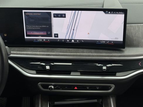 Used 2025 BMW X7 xDrive40i AWD/4WD image 17