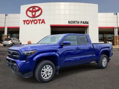 Used 2025 Toyota Tacoma SR5 image 1