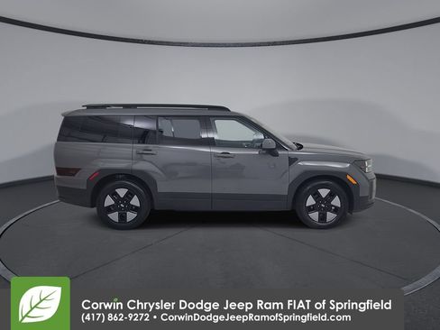 Used 2025 Hyundai Santa Fe SEL FWD image 17