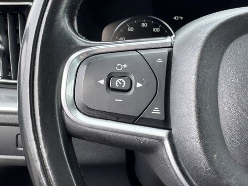 Used 2018 Volvo XC60 T6 Momentum w/ Advanced Package image 30