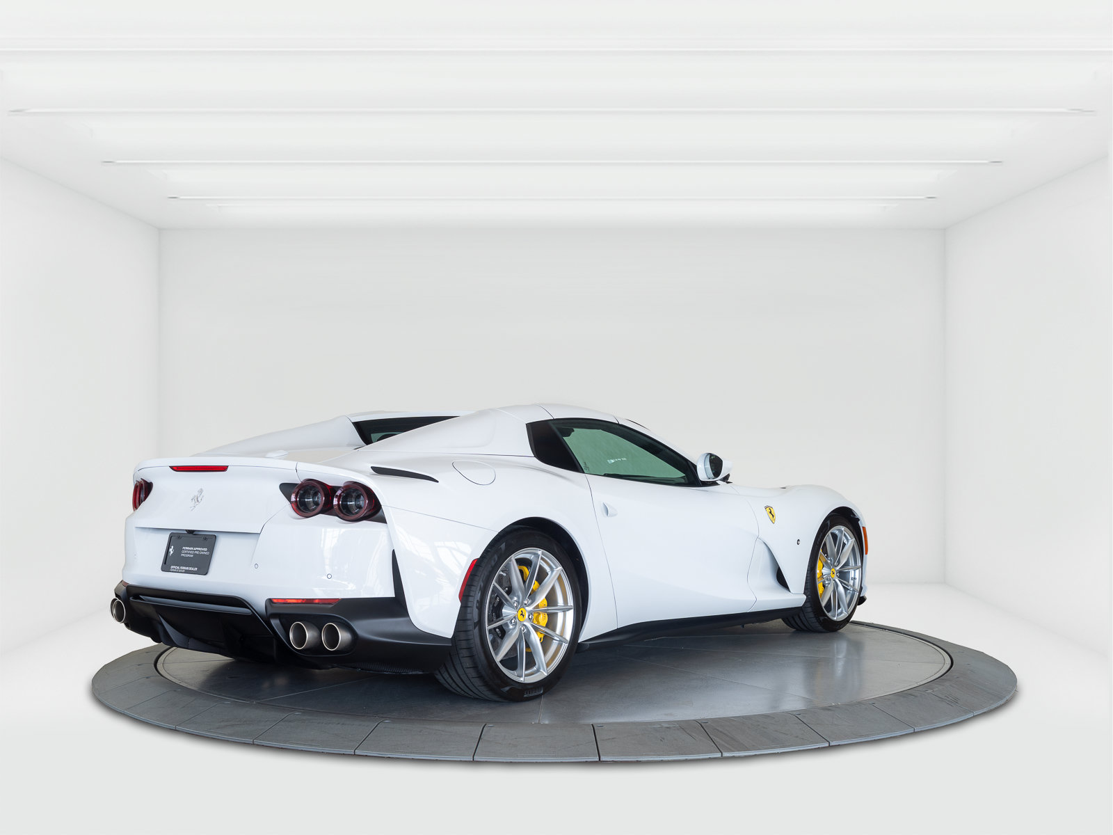 Used 2022 Ferrari 812 GTS RWD image 5