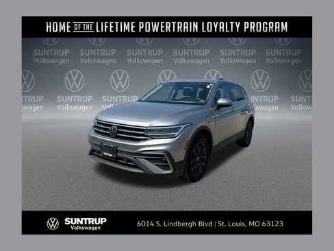 Used 2023 Volkswagen Tiguan SE AWD/4WD image 1