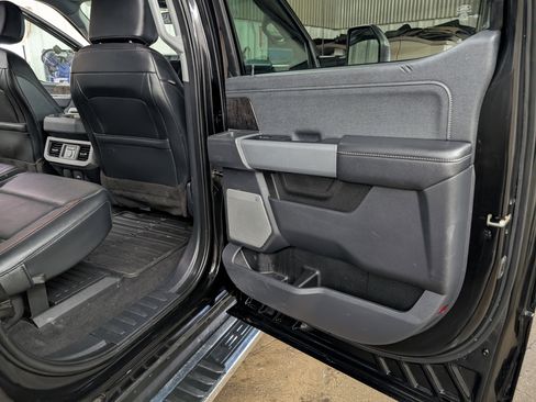 Used 2023 Ford F350 Lariat w/ Tow Technology Package image 7