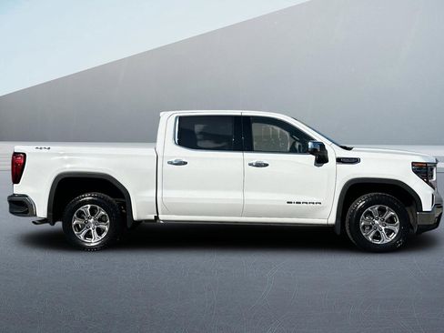 Used 2024 GMC Sierra 1500 SLT image 3