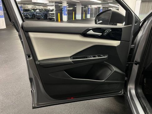 Used 2025 Volkswagen Taos S image 17