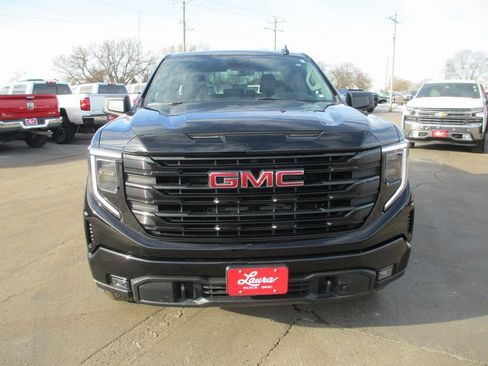 Certified 2026 GMC Sierra 1500 Elevation image 11