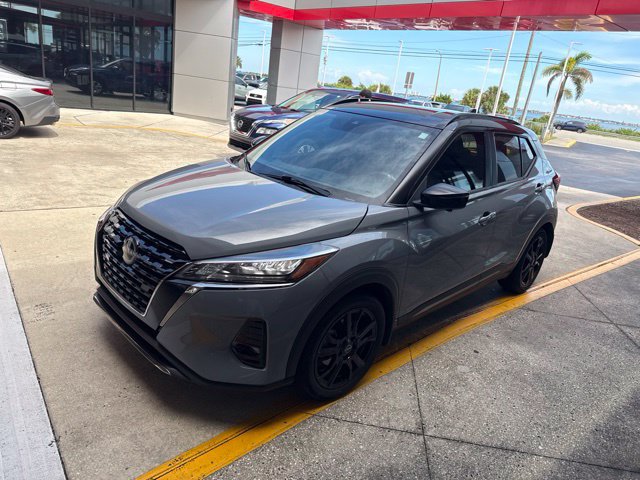 Used 2023 Nissan Kicks SR w/ SR Premium Package FWD image 2