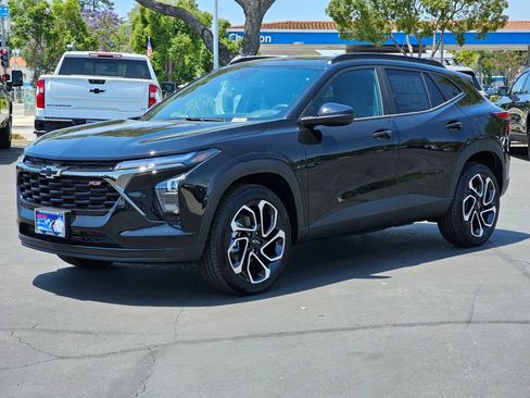 New 2026 Chevrolet Trax RS w/ Driver Confidence Package FWD image 3